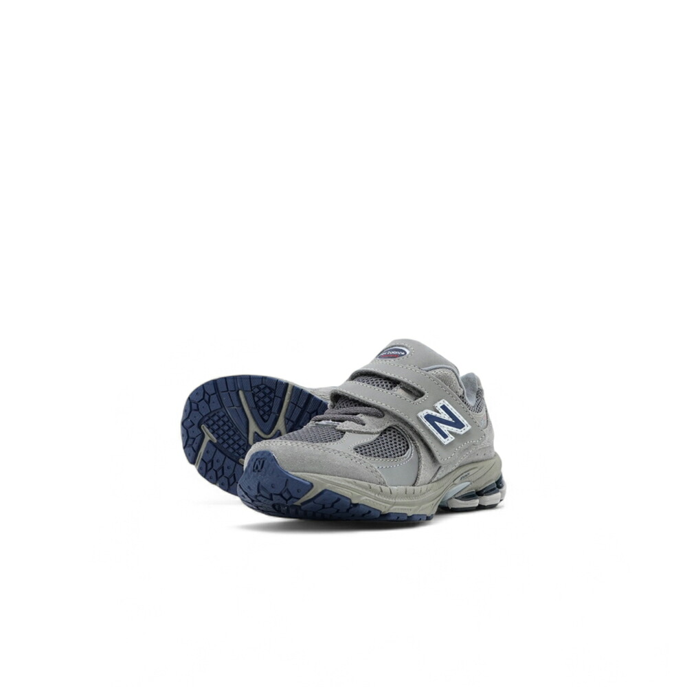 ニュー平衡にする New Balance PV2002 RO