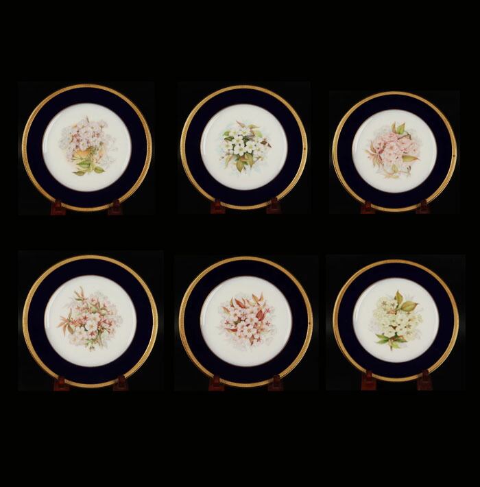 豪華新品！大倉陶園絵皿！皿立て付き　宮中歌会始「人」 Amazon.co.jp: 豪華！大倉陶園絵皿！皿立て付き 宮中歌会始「人