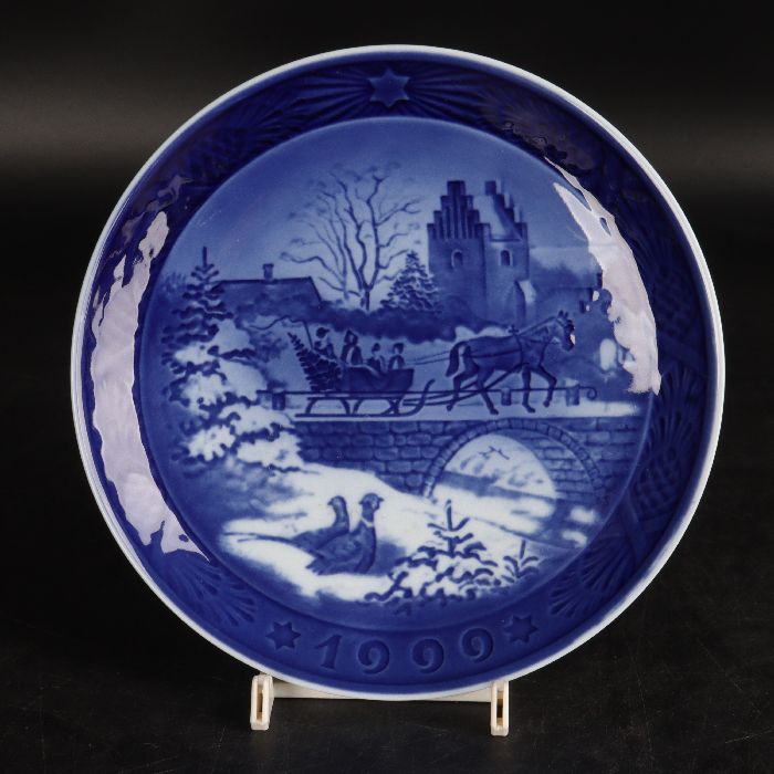 ロイヤルコペンハーゲン イヤー一皿『1999 The Sleigh Ride』 R-2302