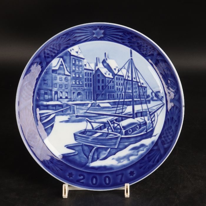 ロイヤルコペンハーゲン イヤープレート『2007 Christmas in Nyhavn』 R-2299