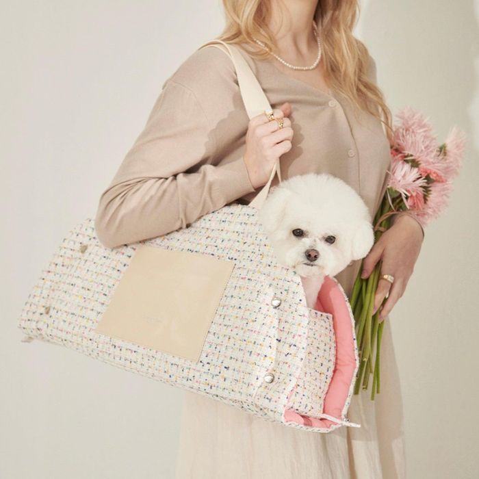 ※予約販売【foreverybari】Tweed Park Bag（White） 犬用品 ドッググッズ 韓国 キャリー スリング 犬用バッグ ドッグバッグ 犬のバッグ キャリーバッグ スリングバッグ｜URBAN DOG TOKYO 店