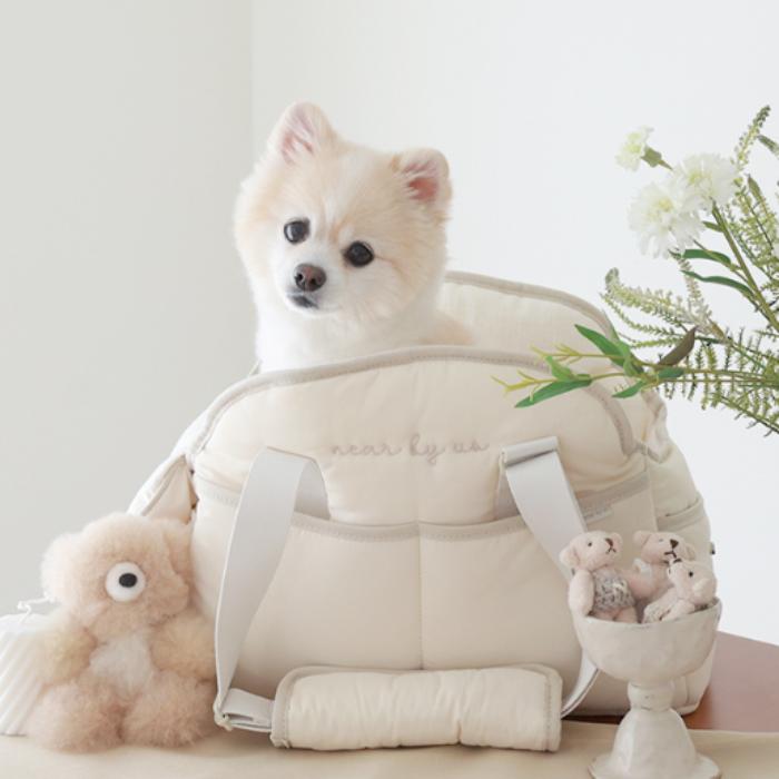 ※予約販売【near by us】new bongbong bag(plain cream) バッグ スリング 犬用バッグ スリングバッグ ドッグバッグ キャリーバッグ 軽量 軽い 犬用品 ドッググッズ