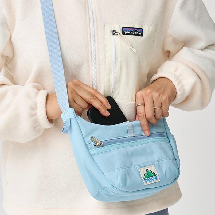 ※予約販売【iCANDOR】CRESCENT BAG(GENTLE BLUE) バッグ スリング 犬用バッグ ドッグバッグ キャリーバッグ スリングバッグ 軽量 軽い 犬用品 ドッググッズ|URBAN DOG TOKYO 店