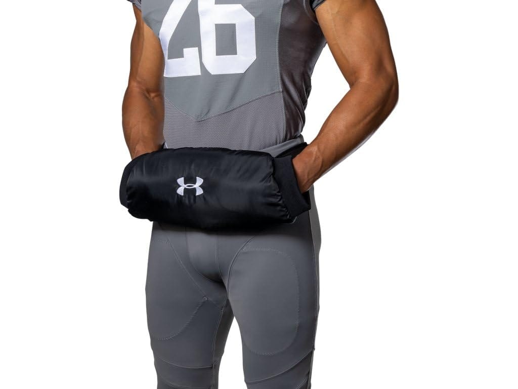 Under Armour 蹴球 ハンドウォーマー 雨合羽 調節する能力のある