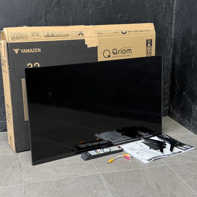★お買い物マラソン 期間中限定 ポイント10倍★美品 山善 キュリオム 32V型 ハイビジョン液晶テレビ 【中古】動作保証 YAMAZEN Qriom QRTN-32W2K 2025年製 035018 / 23707