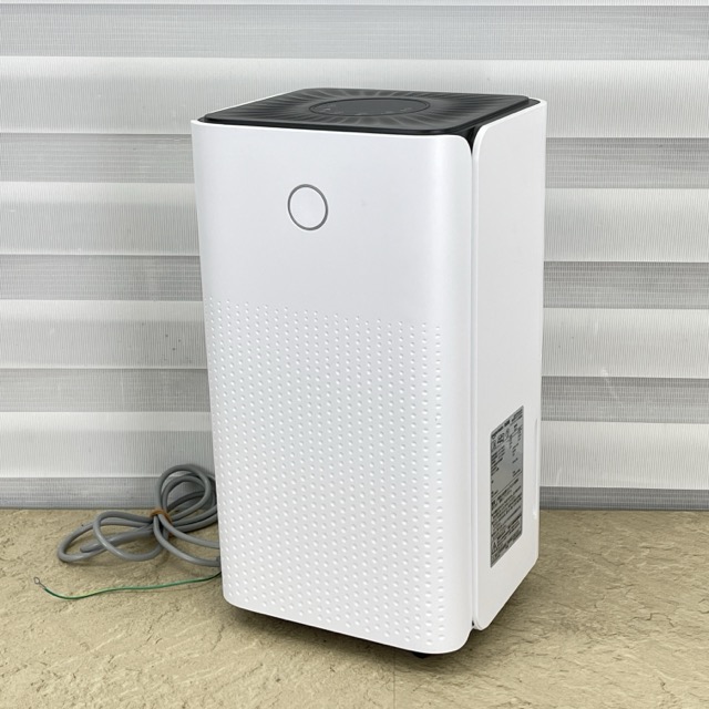 ★お買い物マラソン 期間中限定 ポイント10倍★Amazonベーシック OL12-D031H 衣類乾燥除湿器 コンプレッサー式 9畳 除湿量 6L/日 ホワイト【中古】動作保証035045 ホワイト 24年製/23711
