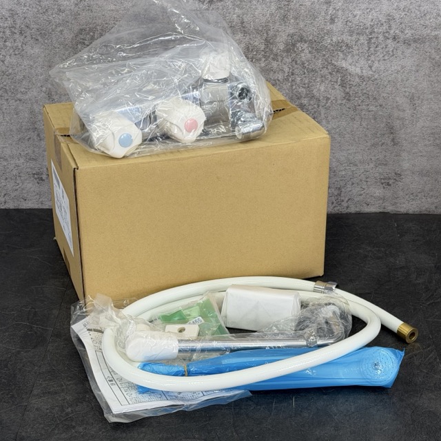 ★お買い物マラソン期間中限定　ポイント10倍★シャワーセット 【未使用】ハウステック VSM-22DL KVK KF207HI 台付2ハンドル 13 住宅設備 / 514369 在★3