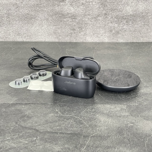 jabra elite 85t ワイヤレスイヤホン 中古品 Jabra Elite85t ワイヤレスイヤホン USED美品 ノイズキャンセ