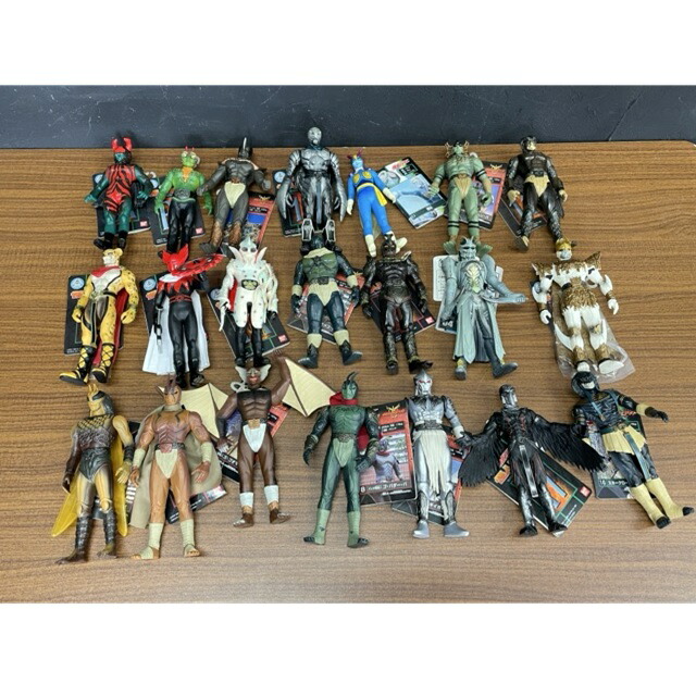 楽天市場】怪人シリーズ 6. メ・バヂス・バ バンダイ ソフビ 仮面