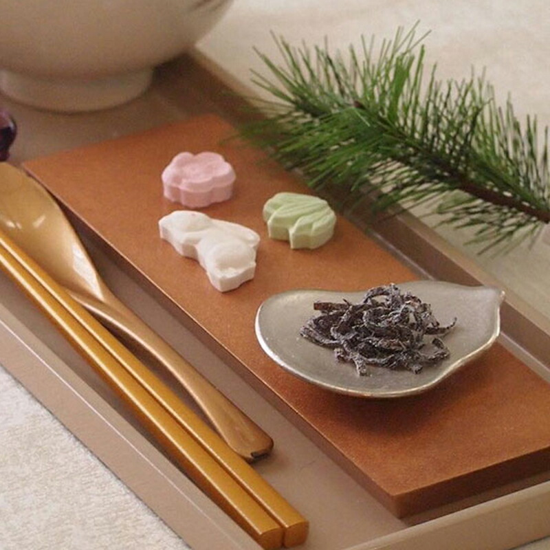 箱膳 お膳 和風 レトロ 引出し付き 古道具 一人用 紀州漆器 根来塗 日本製 楽天市場】箱膳 お膳 和風 レトロ 引出し付き 古道具 一人用