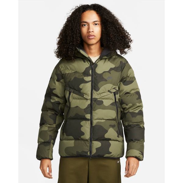 【送料無料】 メンズアウタージャケット ナイキ Nike Sportswear Therma-FIT Windrunner Men's Insulated Camo Jacket （Medium Olive）