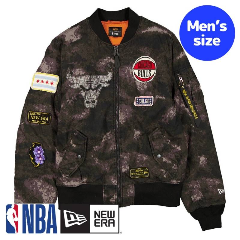 【送料無料】 NBA公式 メンズ アウター ジャケット MA-1 スタジャン ボンバージャケット ジャンパー シカゴ・ブルズ Chicago Bulls Black Camo MA-1 Bomber Jacket ニューエラxアルファインダストリーズ New Era x Alpha Industries