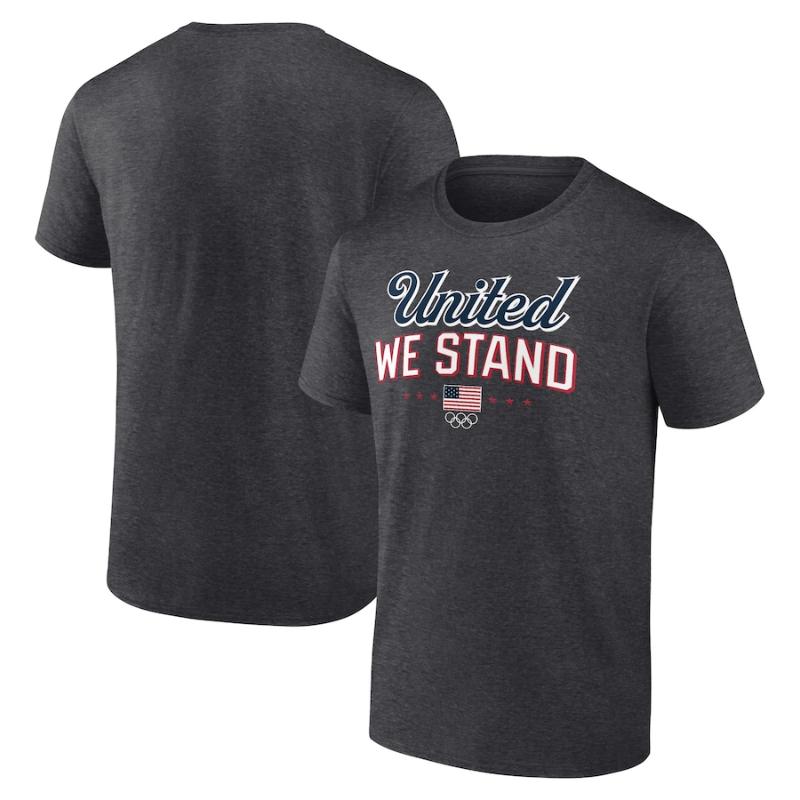 【送料無料】 パリオリンピック2024 チームUSA メンズ Tシャツ 半袖トップス 五輪 アメリカ国旗 Team USA Victory T-Shirt｜USキッズウェア店 13,985円