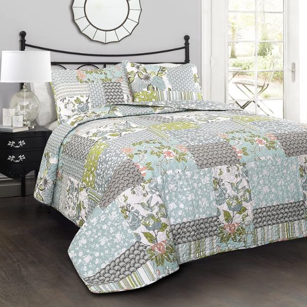 【送料無料】 日本未入荷ブランド Lush Decor ラッシュ・デコール Patchwork Floral Country Farmhouse リバーシブルベッドカバーセット（Blue?） ベッドスプレッド
