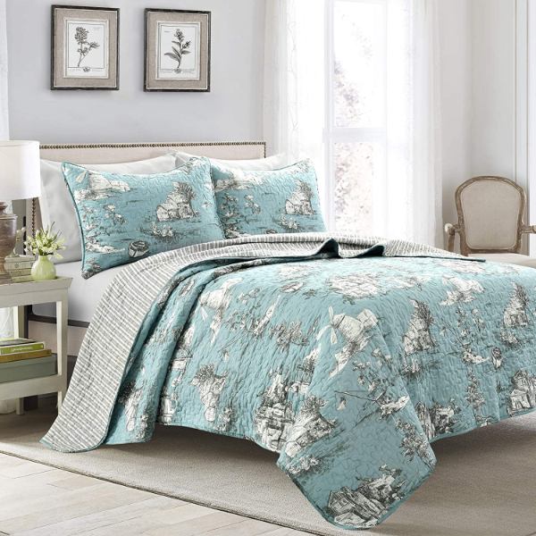 【貨物輸送無料】 日本未入荷ブランド名 Lush Decor 混雑時・デ電話を掛ける French Country Toile リバーシブルベッドカバーセット（Blue \u0026 White） ベッドスプレッド ベット取りまかなう