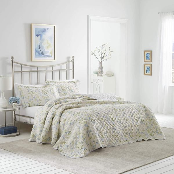 送料無料 5 割引クーポン配布中 キング Laura Ashley ローラアシュレイ Fawnaリバーシブルベッドキルト2点セット White 花柄ベッドカバー ベットカバー ベッドキルト ピローカバー 枕カバー 寝室 布団カバー 模様替え Butlerchimneys Com