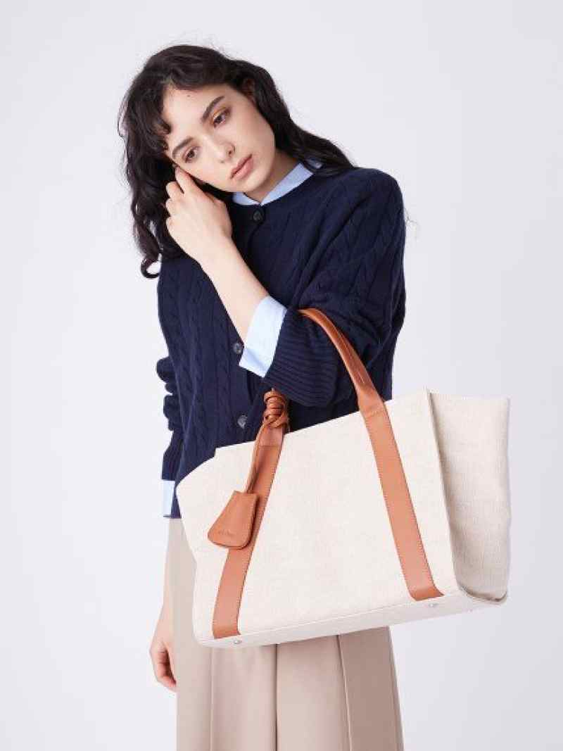 キーケースペンダント付きキャンバストート Mila Owen ミラオーウェン キーケースペンダント付きキャンバストート Mila Owen ミラオーウェン