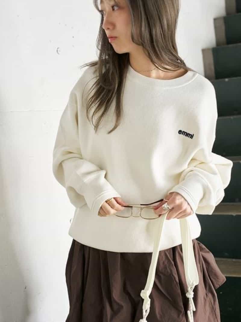 【ONLINE限定カラーあり】emmiロゴスウェットライクニット emmi エミ トップス ニット ネイビー ピンク レッド イエロー グレー ホワイト【先行予約】*【送料無料】[ Fashion]｜USAGISTORE USAGIONLINE公式ストア
