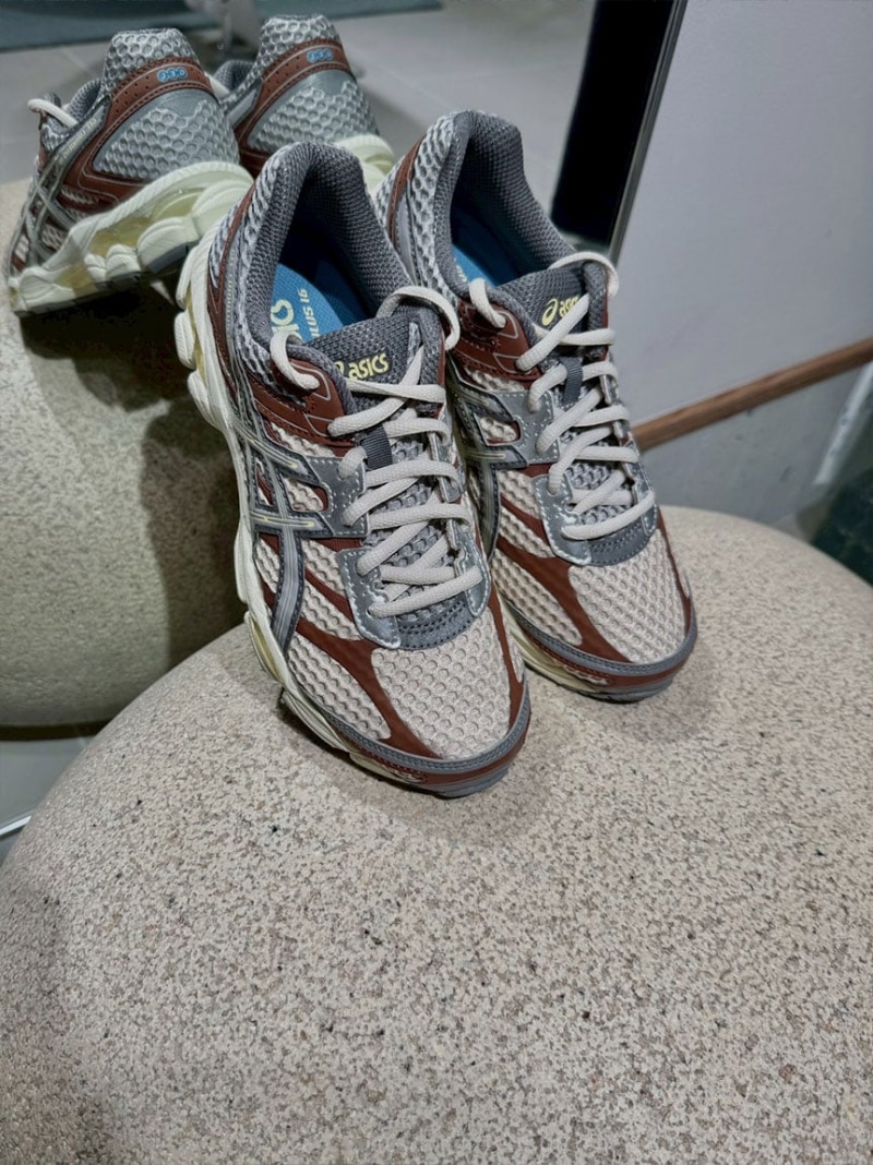 【ASICS for emmi】GEL-CUMULUS 16 emmi エミ シューズ・靴 スニーカー ベージュ【貨物輸送無料】[ Fashion]