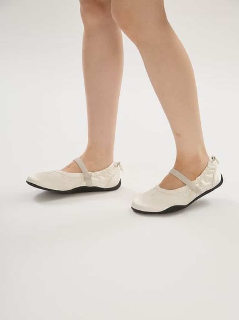 【em】サテンメリージェーンスニーカー emmi エミ シューズ・靴 スニーカー【貨物輸送無料】[ Fashion]