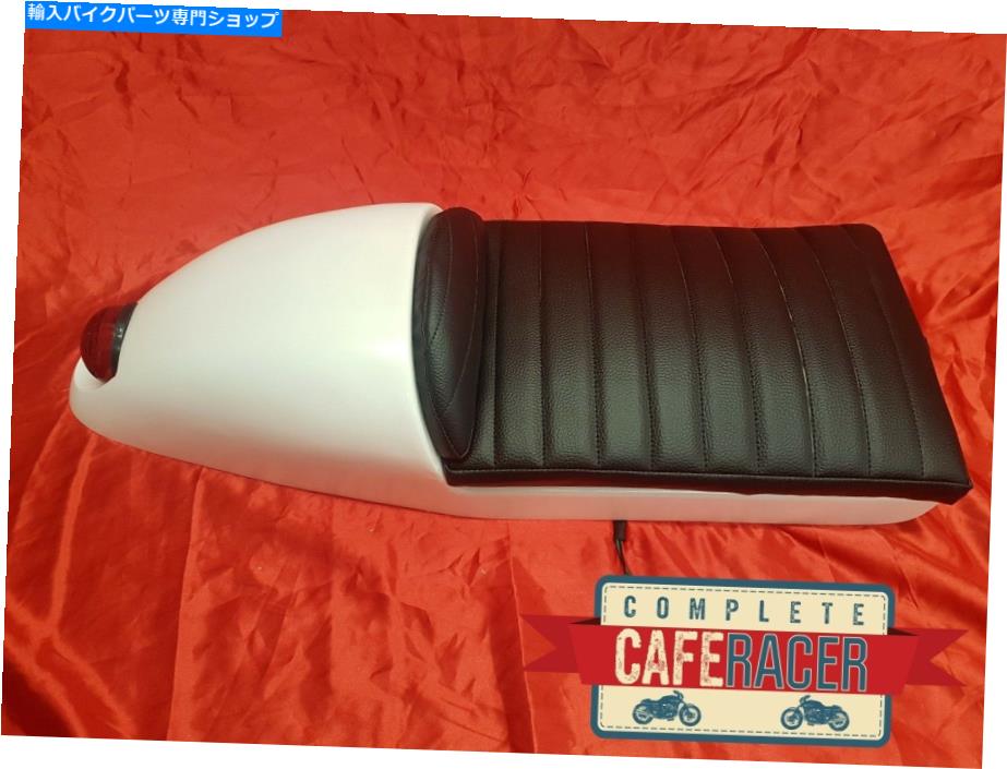 シート デラックスパッドとテールライトを内蔵した黒の深い高速カフェレーサーシート DEEP FASTBACK CAFE RACER SEAT IN BLACK WITH BUILT IN TAIL LIGHT WITH DELUXE PAD【並行輸入品】