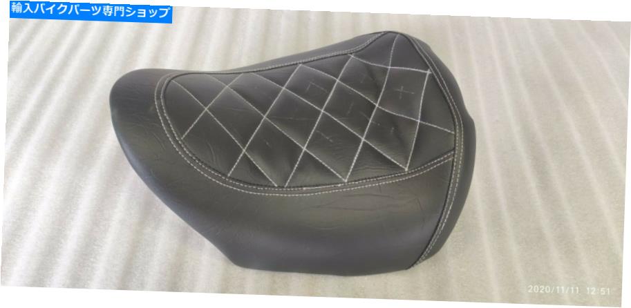 シート リアフェンダーハーレーダビッドソンVロッドナイトロッドVロッドの布張りの座席（のみ） UPHOLSTERED SEAT (ONLY) FOR REAR FENDER HARLEY DAVIDSON V-ROD NIGHT ROD V ROD【並行輸入品】