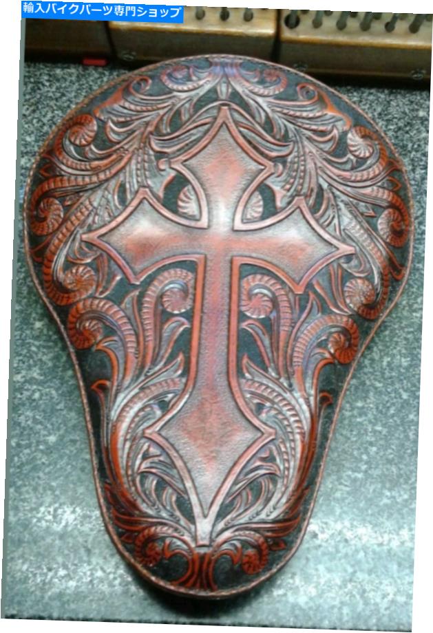 シート ボバーチョッパーソロシートクロスフィリグリー枚 100% Custom handmade leather tooled bobber chopper solo seat cross filigree【並行輸入品】