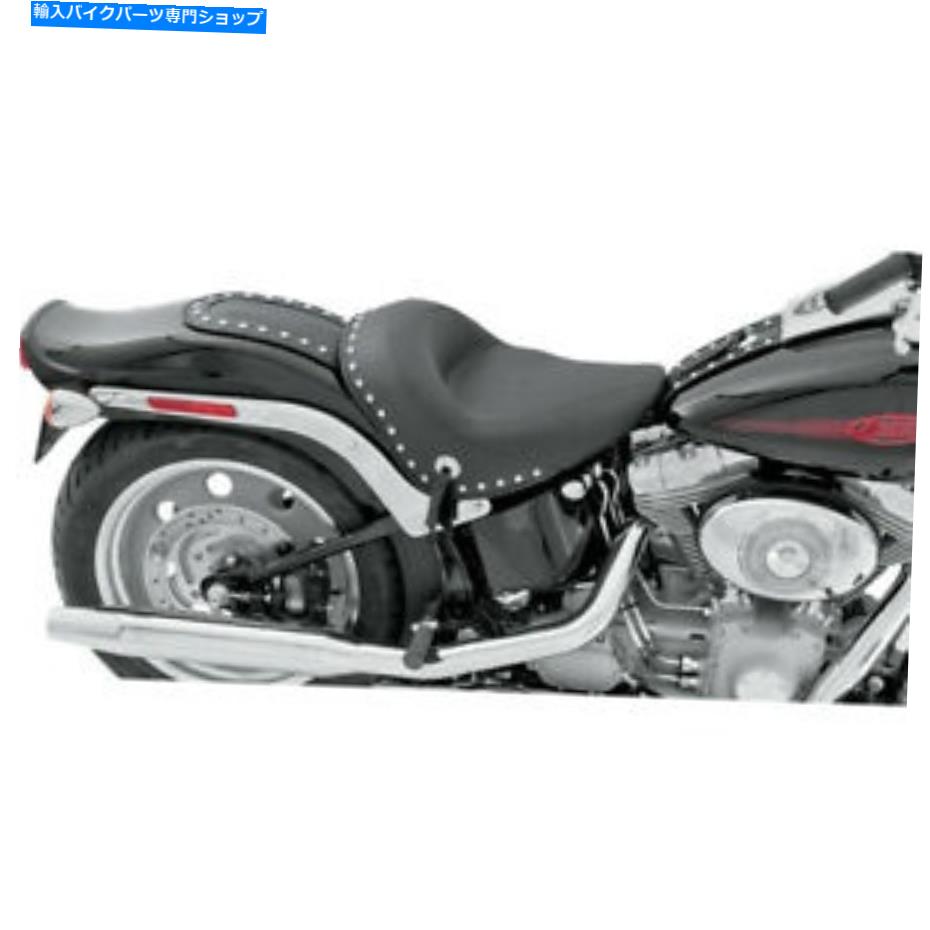 シート マスタングワイドビンテージソロシート - スタッド - Softail '06 -'10（ブラック）76249 Mustang Wide Vintage Solo Seat - Studded - Softail '06-'10 (Black) 76249【並行輸入品】