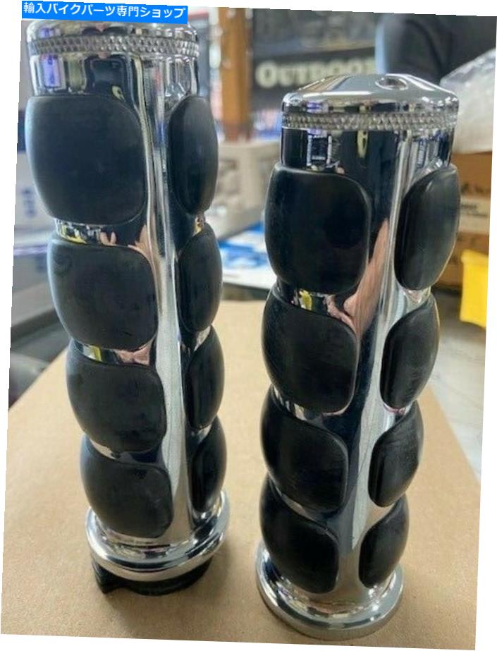 クロームパーツ クレアキンアイソグリップ/新/いいえパッケージ/フリー船/クロームWTブラッククッション KURYAKYN ISO GRIPS / NEW / NO PACKAGE / FREE SHIP / CHROME wt BLACK CUSHIONS【並行輸入品】