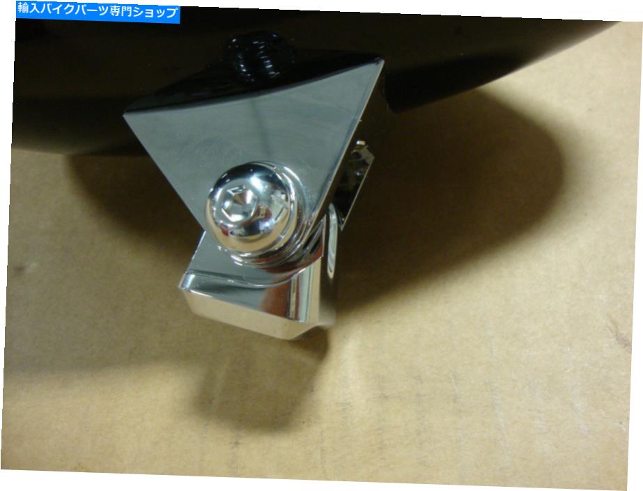 クロームパーツ ビッグドッグOEMヘッドライトマウントキット2003-11モデルブラケット&スクエアボトムポスト BIG DOG OEM HEADLIGHT MOUNTING KIT 2003-11 MODELS BRACKET & SQUARE BOTTOM POST【並行輸入品】