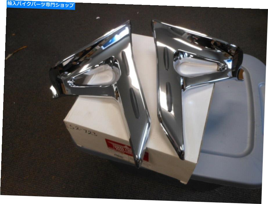 クロームパーツ NOSショークロムクロームゴムバッテリーサイドカバートリムホンダ01-09 GL1800 52-723 NOS Show Chrome Chrome Rubber Battery Side Cover Trim Honda 01-09 GL1800 52-723【並行輸入品】