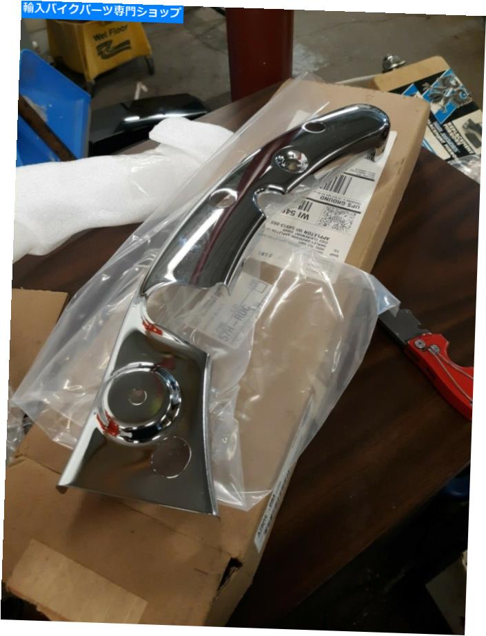 クロームパーツ 2009-13フェンダーストラットフレームカバークローム47502-09a LH 2009-13 Fender Strut Frame Cover Chrome 47502-09a lh【並行輸入品】