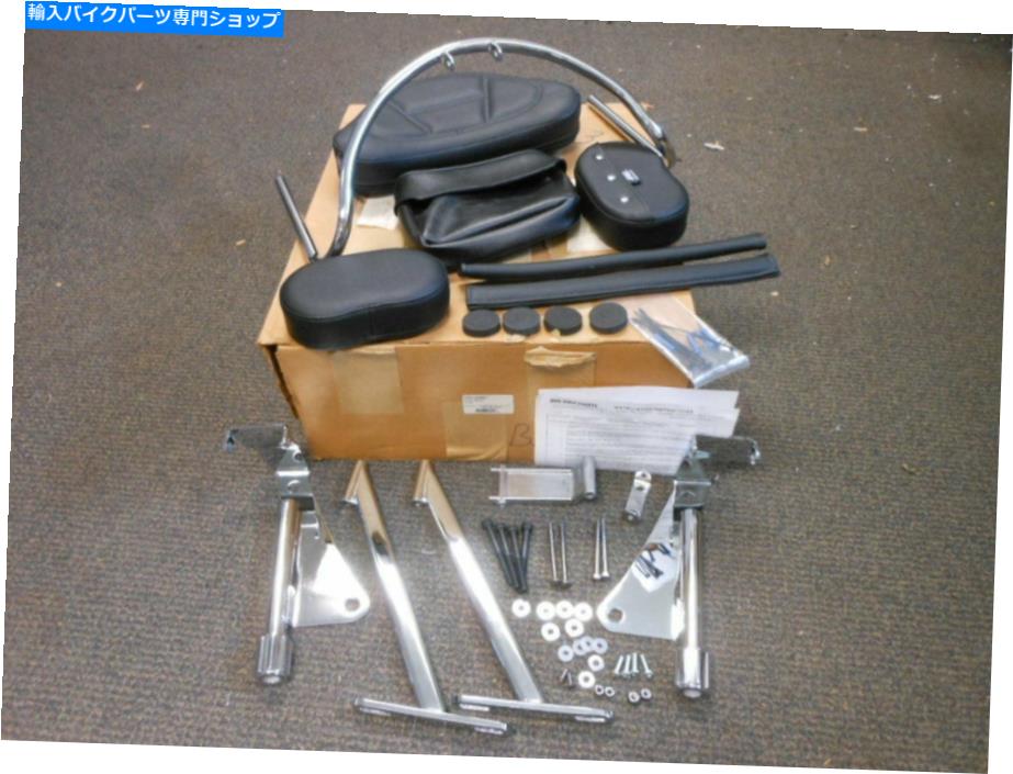 クロームパーツ Show Chrome Armrest BackrestコンボAssy Honda 2001＆UP GL1800ゴールドウィング52-771 Show Chrome Armrest Backrest Combo Assy Honda 2001 & Up GL1800 Goldwing 52-771【並行輸入品】