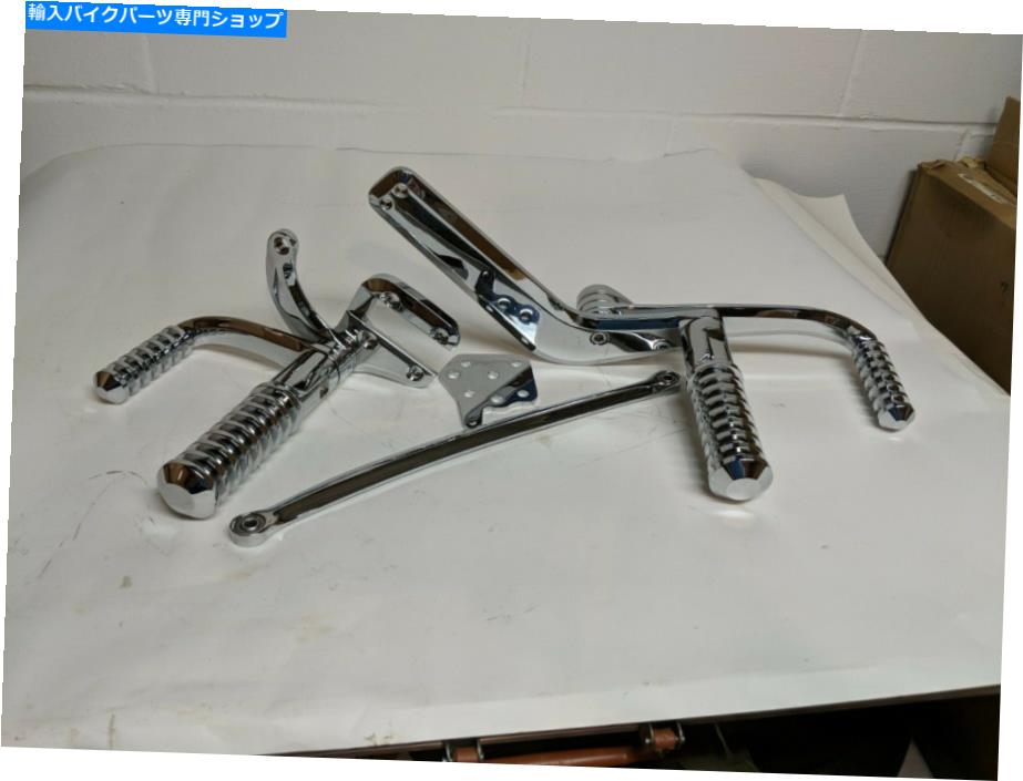 クロームパーツ Harley Chrome Suftail Forward Controls 84~1999 V Groove Harley chrome Softail Forward Controls 84 To 1999 v groove【並行輸入品】