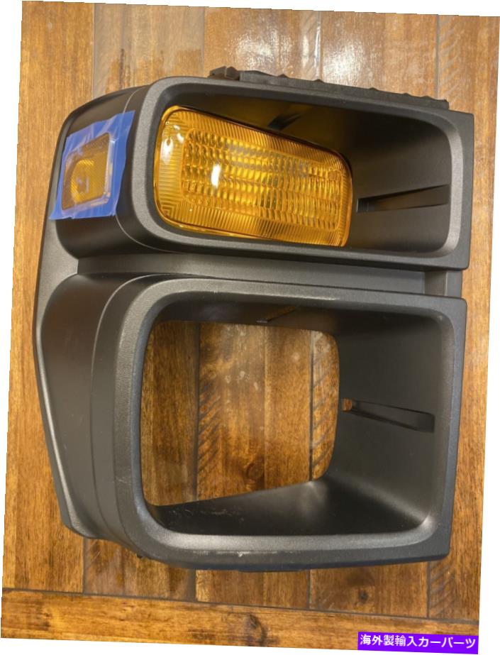 USヘッドライト 新しい08-12フォードOEMヘッドライトトリムベゼルw /ターン信号右側44ZH-1933 New 08-12 Ford OEM Headlight Trim Bezel w/ Turn Signal Right-Hand Side 44ZH-1933【並行輸入品】