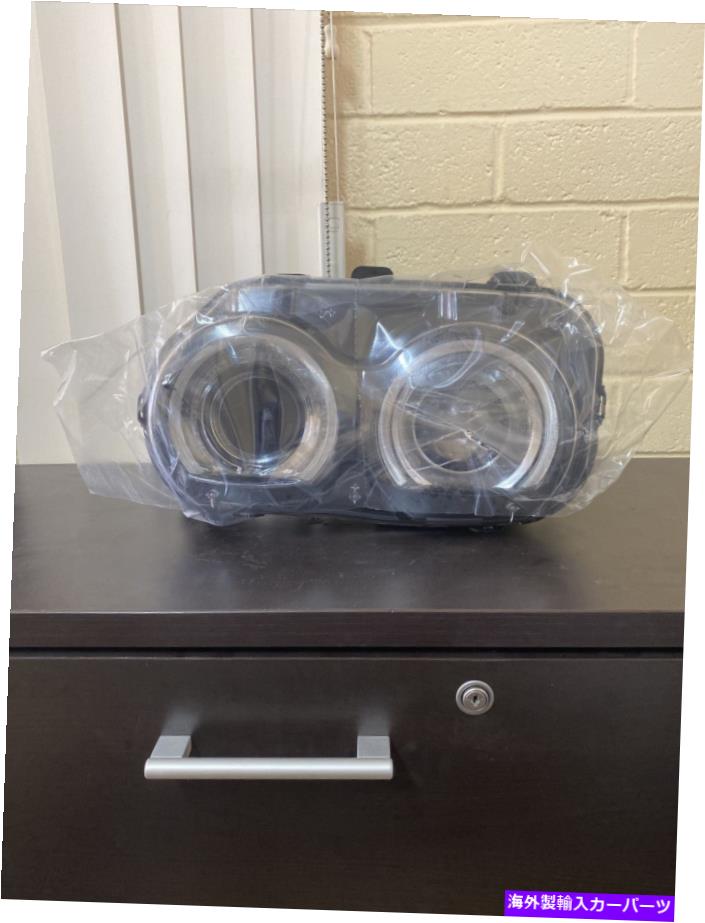 USヘッドライト 本物のMopar Headlamp Right 68384442AA新しいOEM工場の一部 Genuine Mopar Headlamp Right 68384442AA New OEM Factory Part【並行輸入品】