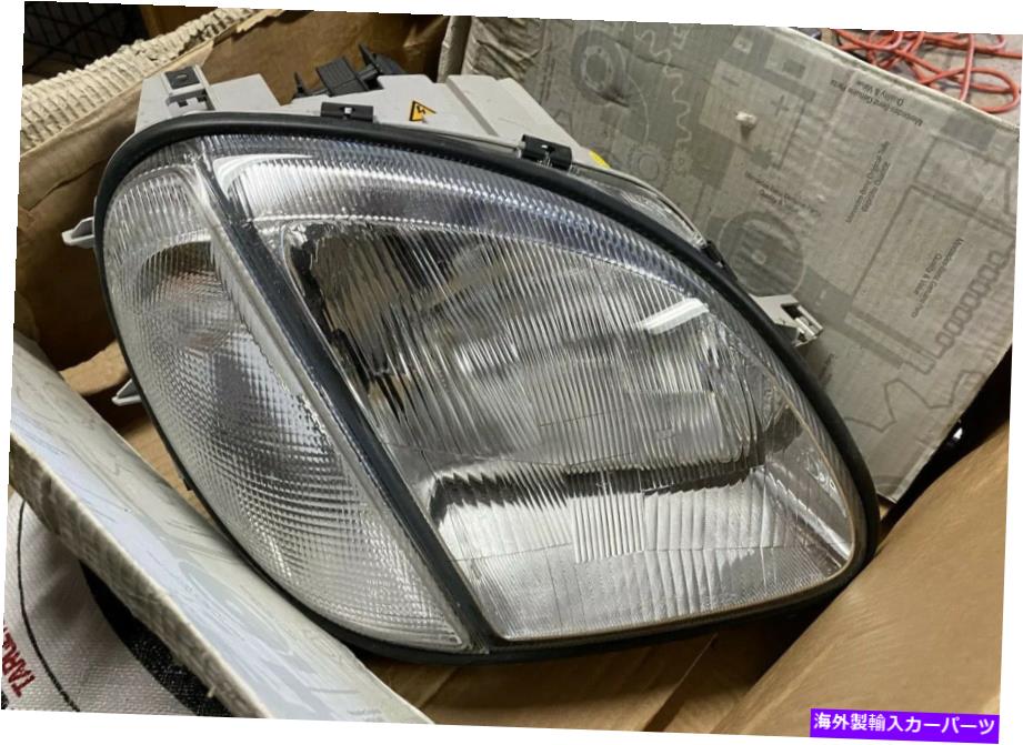 USヘッドライト 本物のメルセデスヘッドライト1708201661 Genuine Mercedes Headlight 1708201661【並行輸入品】