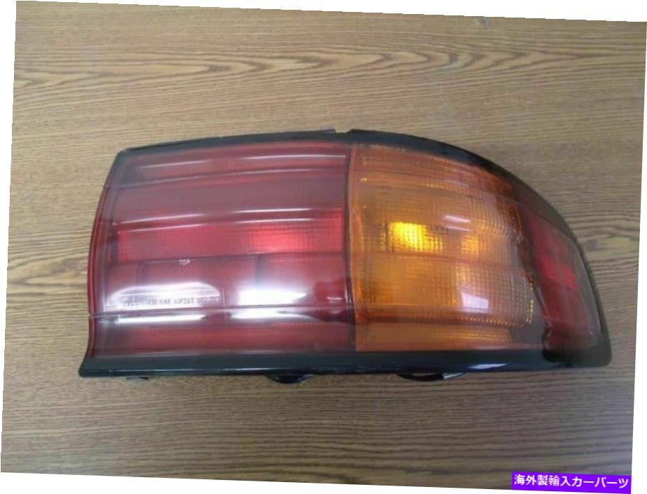 USテールライト 乗客の正しいテールライトセダンは92-94カムリ42390に合います PASSENGER RIGHT TAIL LIGHT SEDAN FITS 92-94 CAMRY 42390【並行輸入品】