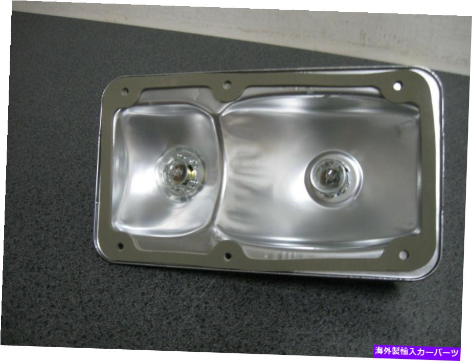 USテールライト 新純正モーパー右リアテールライトハウジング（PN 04364489） NEW GENUINE MOPAR RIGHT REAR TAIL LIGHT HOUSING (PN 04364489)【並行輸入品】