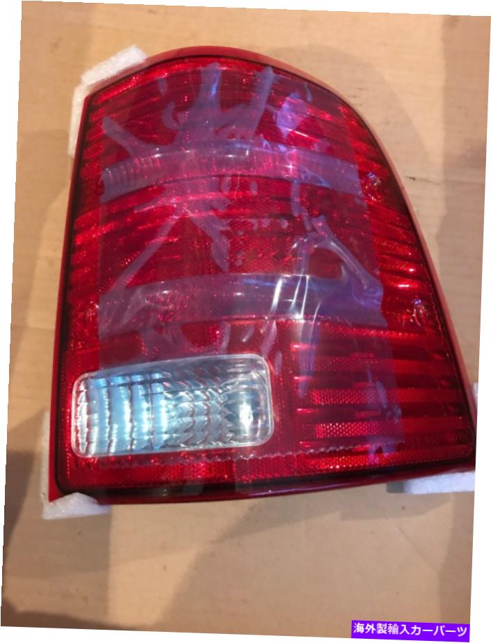 USテールライト 1L2Z-13404-AA新しいOEMフォードテールライト、リア右2002-05エクスプローラ 1L2Z-13404-AA New OEM Ford Tail Light, Rear Right 2002-05 Explorer【並行輸入品】