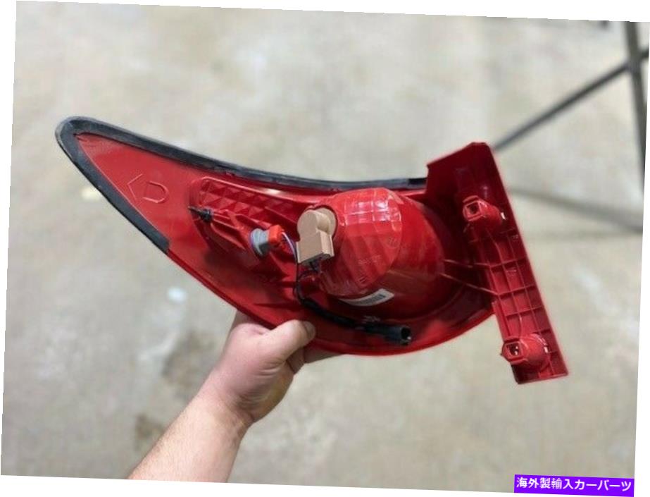 USテールライト 2009-2012シボレートラヴァース旅客サイドレッドレンズのテールライト Tail Light for 2009-2012 Chevrolet Traverse Passenger Side Red Lens【並行輸入品】