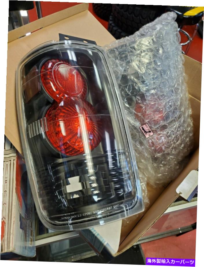 USテールライト 97-03フォードアスキシメントテールライト。新しい黒をペア 97-03 Ford Expidition Tail Lights. Pair New black【並行輸入品】