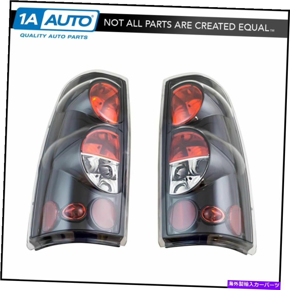USテールライト 99-07 Sierra Silveradoのためのパフォーマンス光沢の黒いクリアテールライトランプのペア Performance Gloss Black Clear Tail Light Lamp Pair for 99-07 Sierra Silverado【並行輸入品】