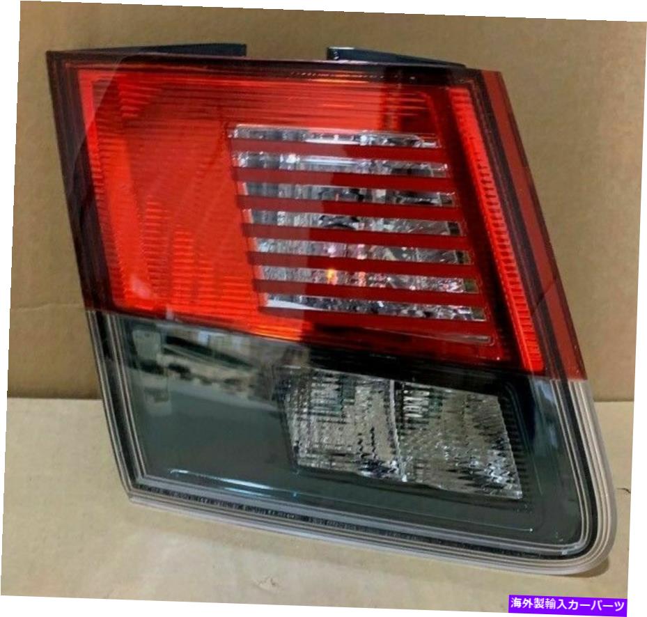 USテールライト NOS 2011 SAAB 9-4Xドライバサイドテールライト15944101 NOS 2011 Saab 9-4X Driver Side Tail Light 15944101【並行輸入品】