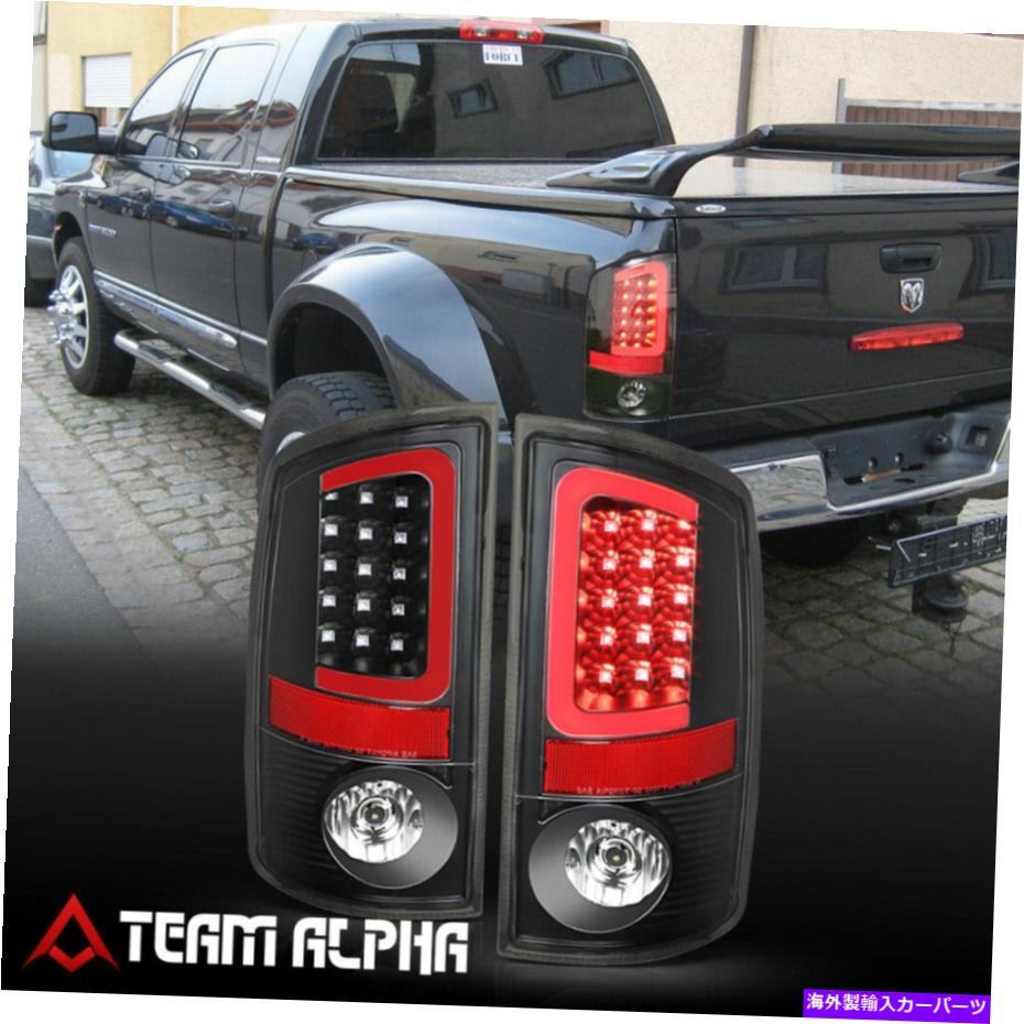 USテールライト FITS 2002-2006ドッジRAM {LED RED C-BAR}黒/クリアブレーキランプリアテールライト Fits 2002-2006 Dodge Ram {LED RED C-BAR} Black/Clear Brake Lamp Rear Tail Light【並行輸入品】
