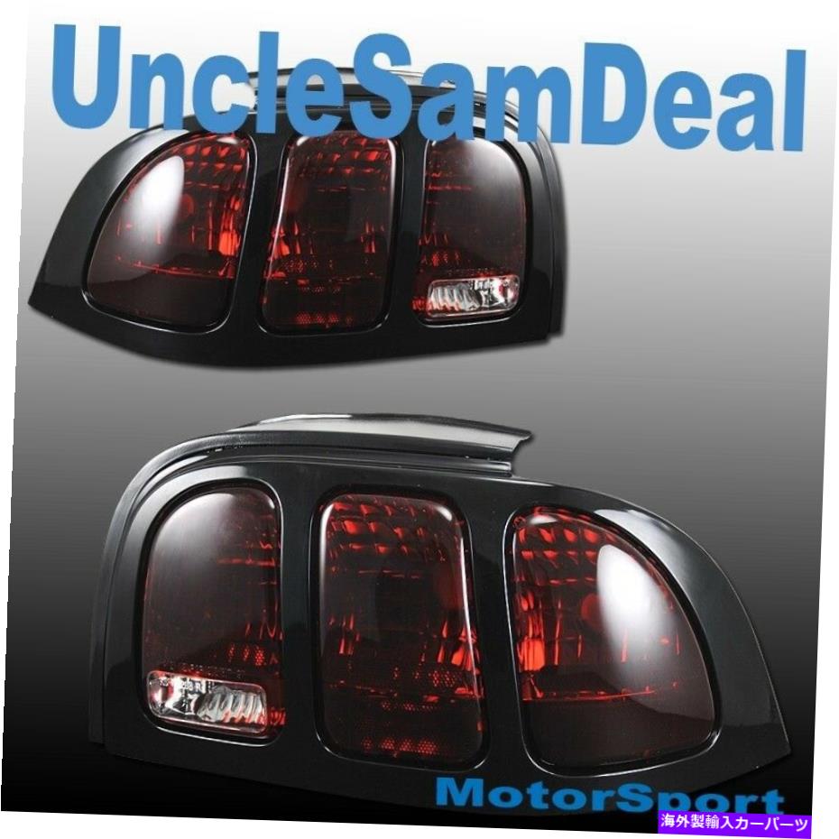 USテールライト 94-98フォードマスタングユーロダークレンズブラックテールライトペアダイレクトフィット 94-98 FORD MUSTANG EURO DARK RED LENS BLACK TAIL LIGHTS PAIR DIRECT FIT【並行輸入品】
