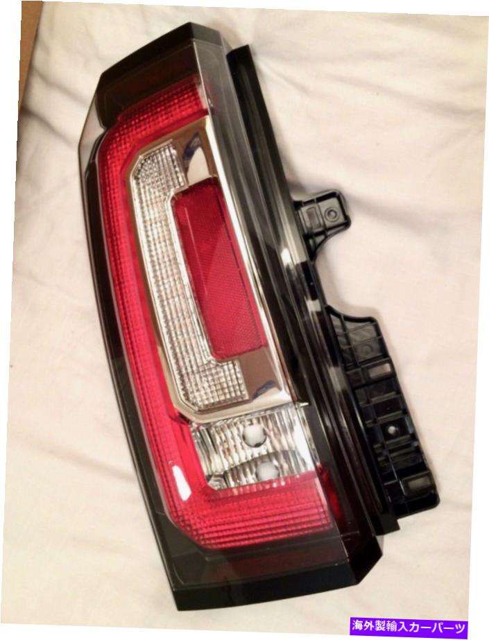 USテールライト 新しいGM 2015-2020 GMC Yukon（SLT＆Denali）左テールライトランプドライバLH OEM New GM 2015-2020 GMC Yukon (SLE SLT & Denali) LEFT Tail Light Lamp Driver LH OEM【並行輸入品】