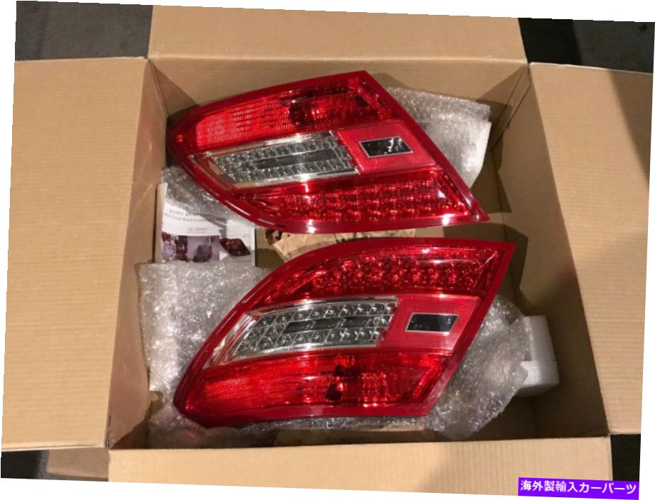 USテールライト Anzo USA赤/クリアLED Taillight 2008-10メルセデスベンツCクラスW204 Anzo USA Red/Clear LED Taillight 2008-10 Mercedes Benz C Class W204【並行輸入品】