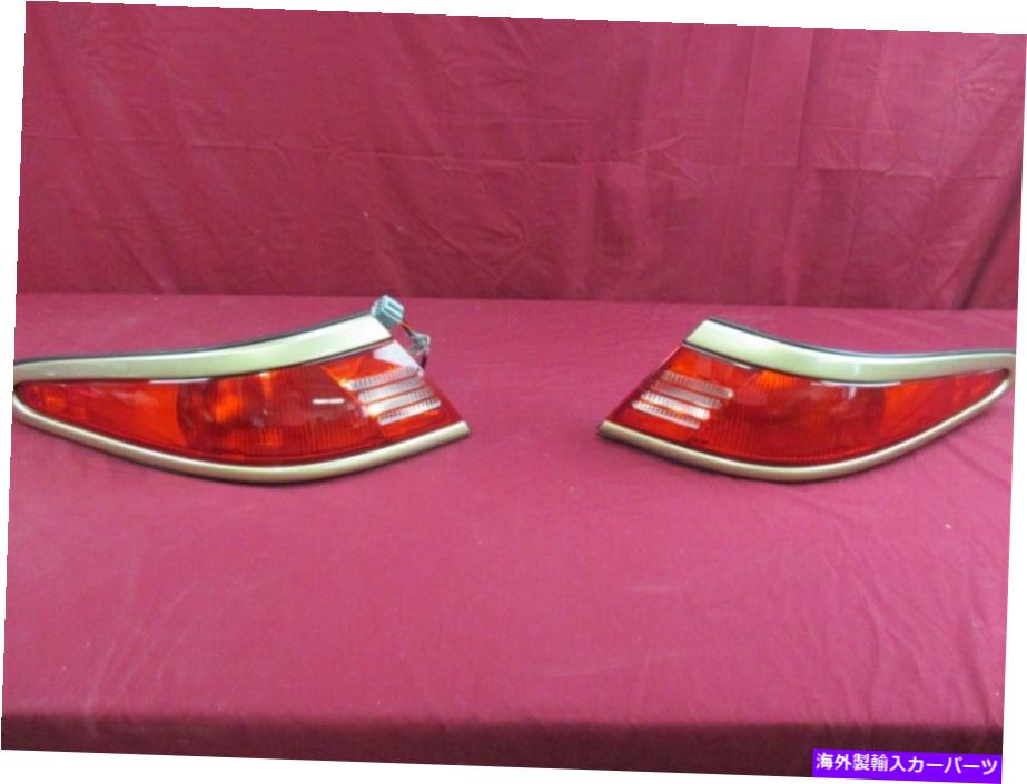 USテールライト NOSリンカーンマークVIII LSCテールランプライトアセンブリ外側エンド1998ゴールドペア NOS Lincoln Mark VIII LSC Tail lamp Light Assembly Outer End 1998 GOLD PAIR【並行輸入品】
