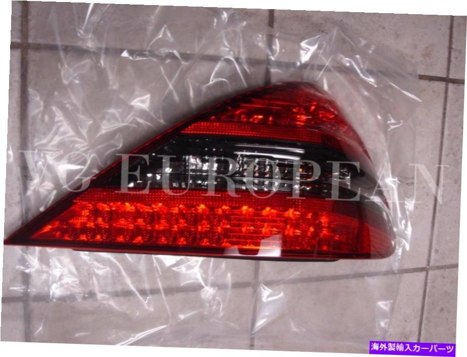 USテールライト メルセデスベンツSL本物の右テールライトSL63 SL500 SL550 SL55 AMG New 2003+ Mercedes-Benz SL Genuine Right Tail Light SL63 SL500 SL550 SL55 AMG NEW 2003+【並行輸入品】